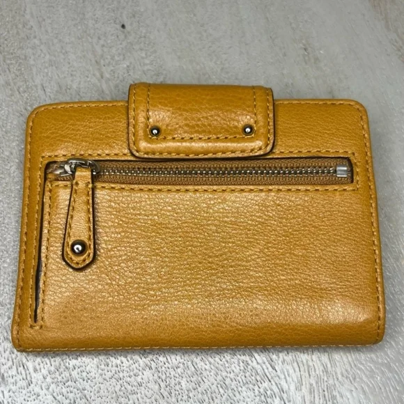 Coach Ashley Mustard Leather Wallet - Picture 2 of 4